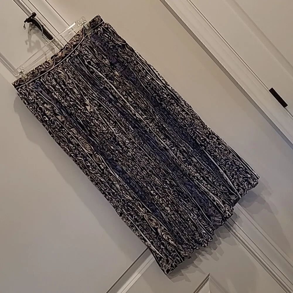 Worthington petite sz petite large pleated skirt